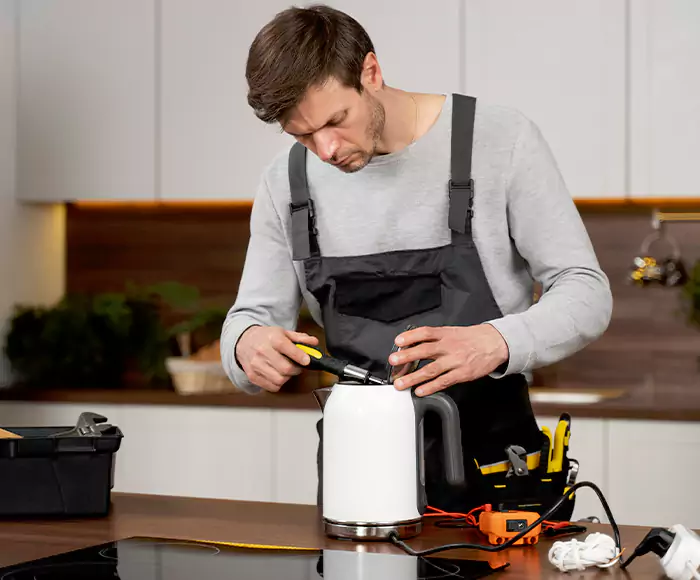 Skilled Blender Technicians: Your Small Appliance Repair Experts for Bonita, CA